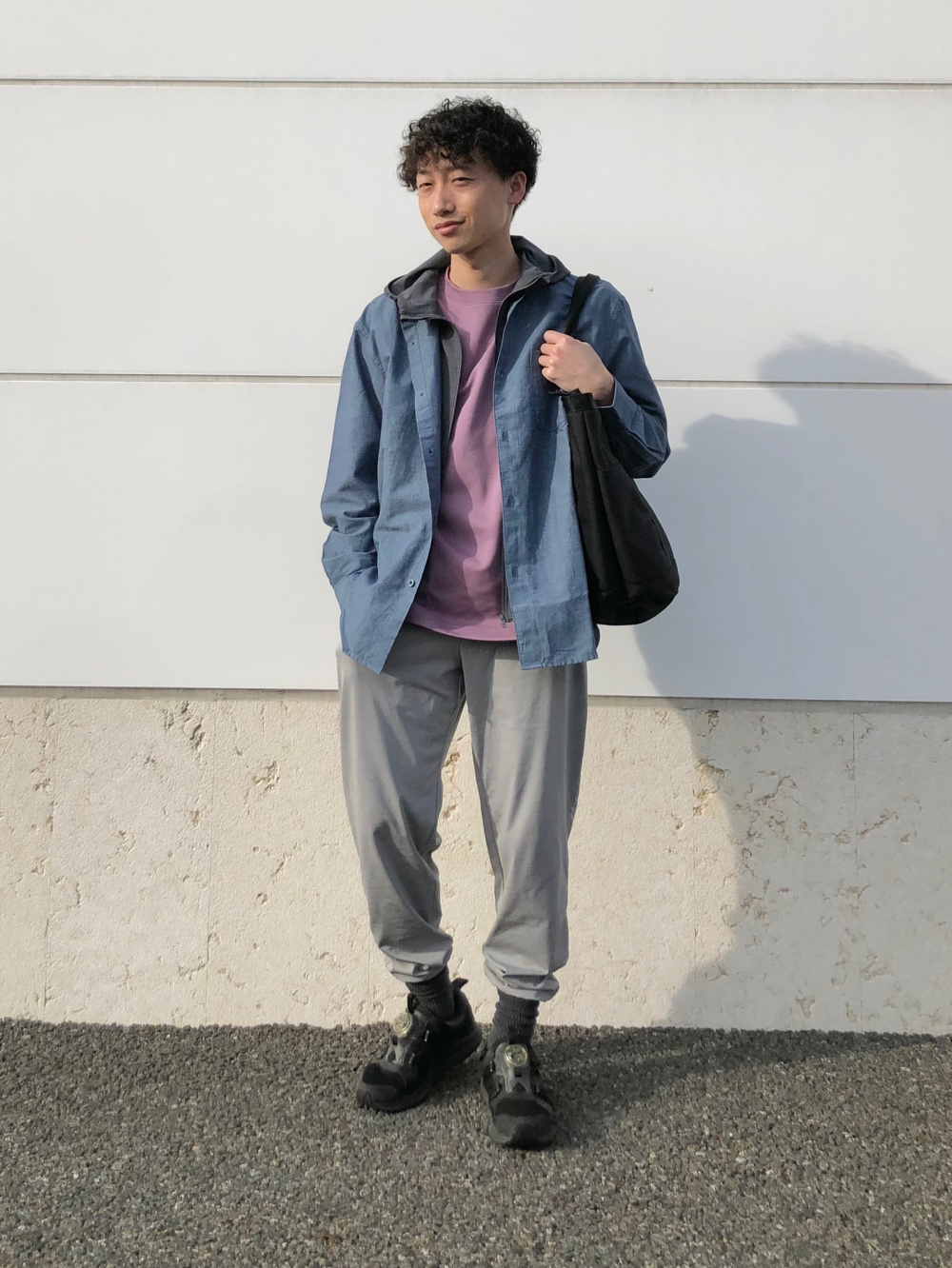 ニテ様　御依頼分 ユーティリティオーバーサイズシャツ、ワイドフィットチノ」の着用