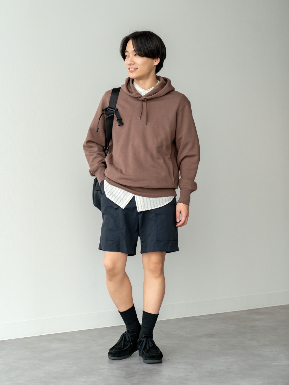 UNIQLO U 24ss ユーティリティフーデッドジャケットM ブラック ニットTシャツ、ユーティリティフーデッドジャケット」の着用