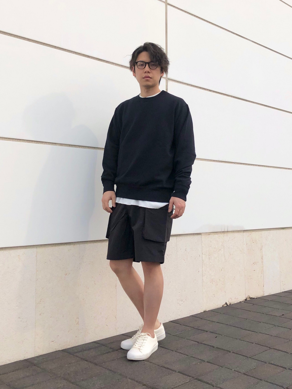 ワッフルヘンリーネックTシャツ、スウェットシャツ」の着用