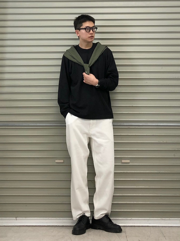 リラックスアンクルジーンズ/ワイドフィット（メンズ）の着用