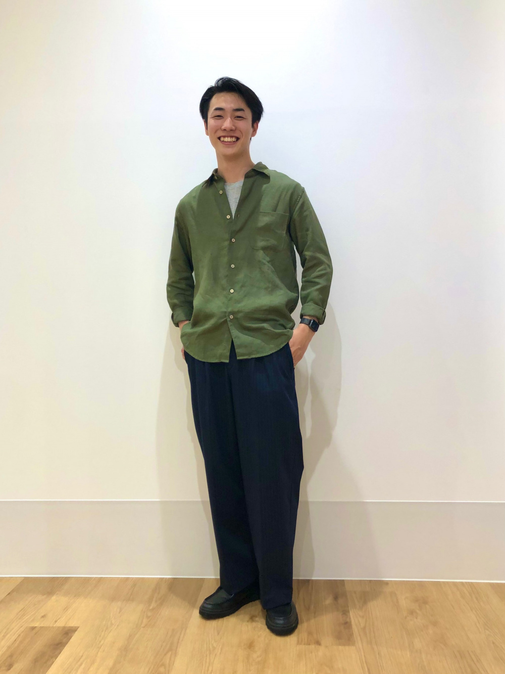 エアリーストレッチタックストレートパンツ