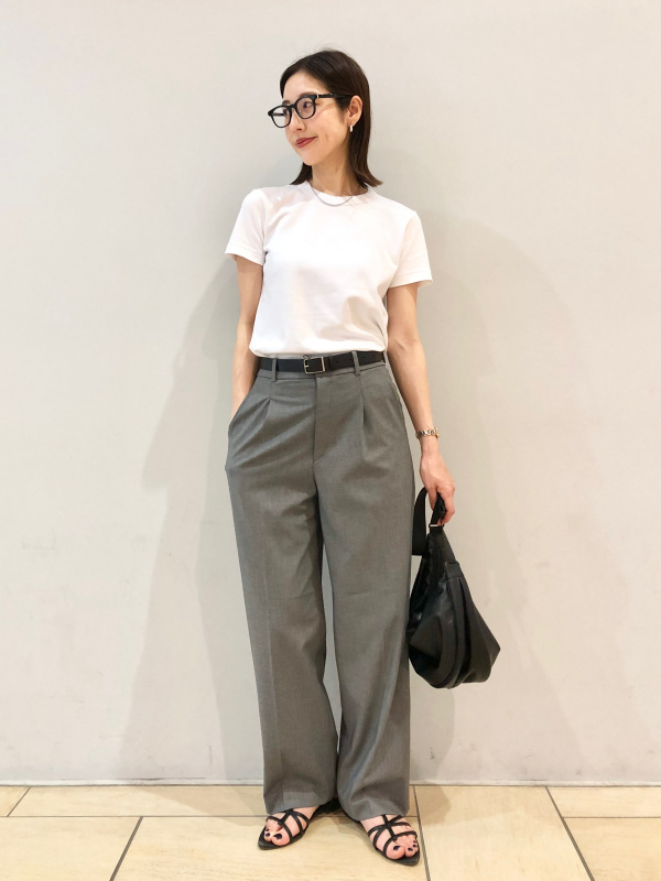 ダブルジャケット、タックワイドパンツのコーディネート・着用イメージ