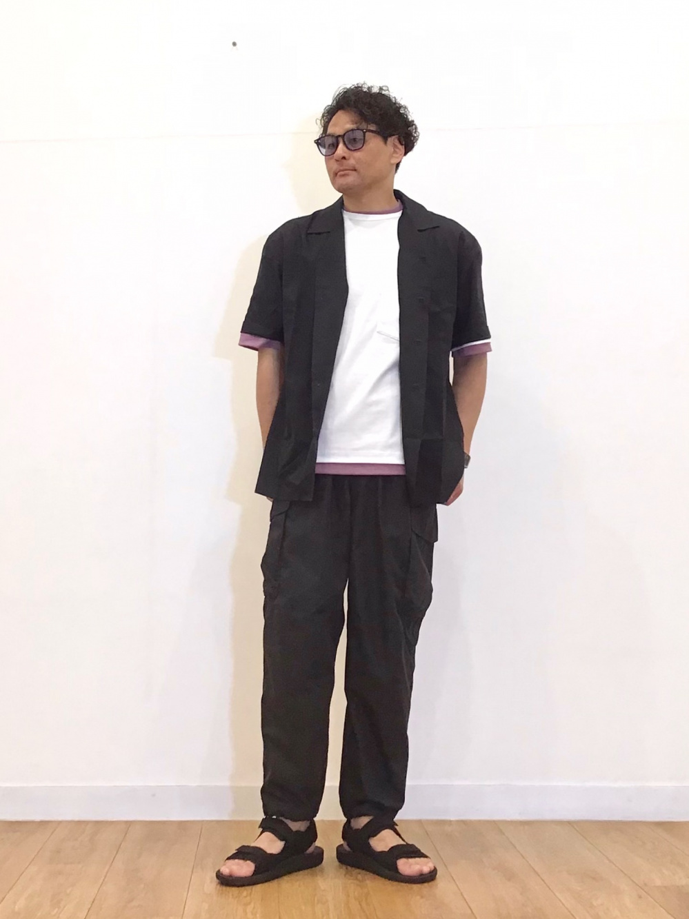 エアリズムコットンリラックスフィットTシャツ/5分袖」の着用