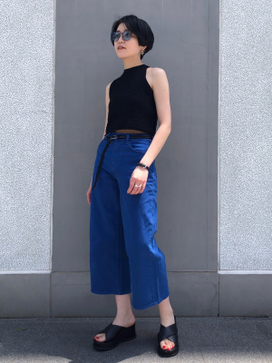 UNIQLO　ワイドクロップドジーンズ ユニクロのハイライズワイドクロップドジーンズ！トレンド感満載