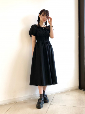 ユニクロ公式 | ボリュームスリーブワンピース