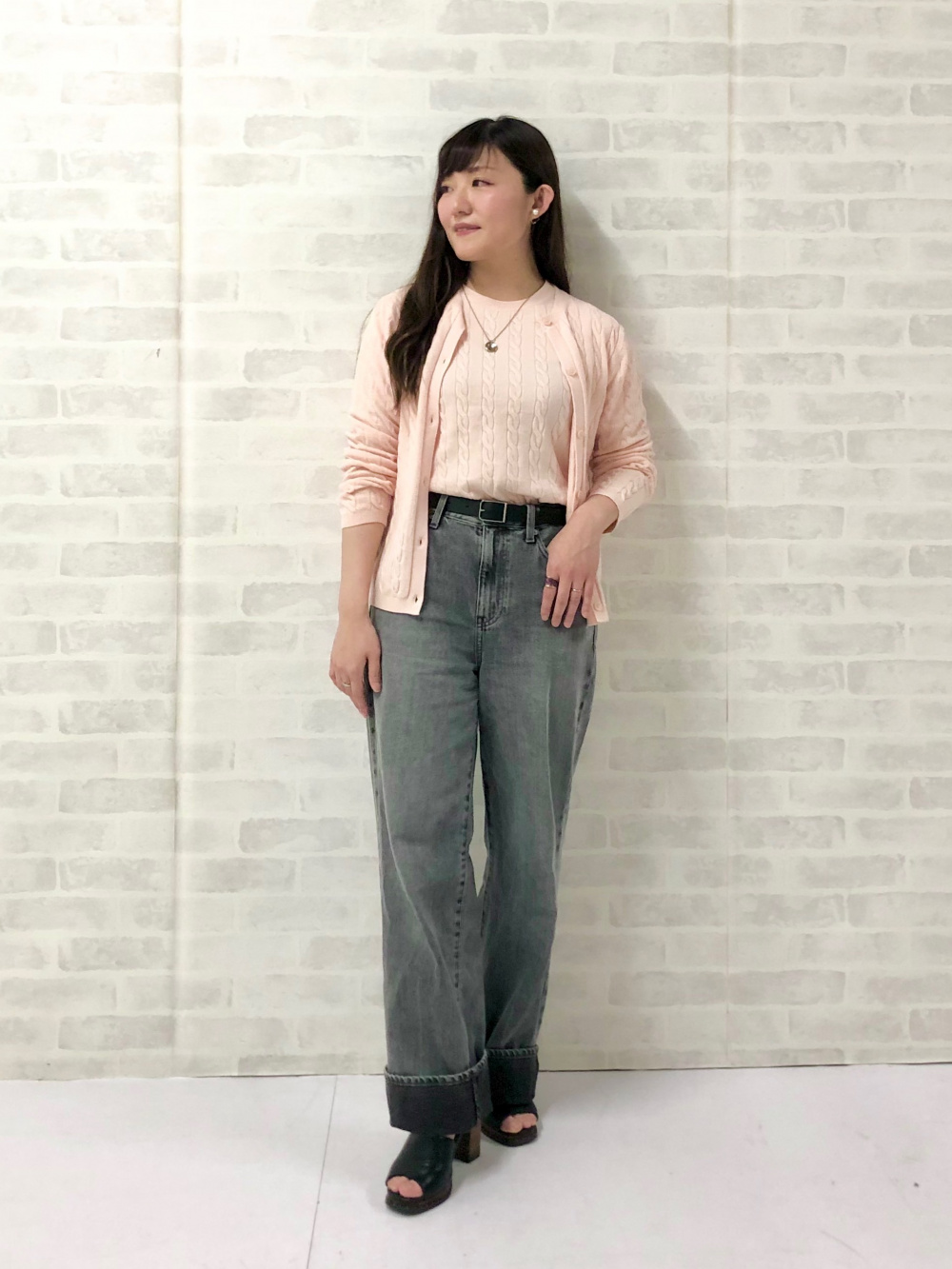 ケーブルクルーネックカーディガン、ケーブルクルーネックセーター」の