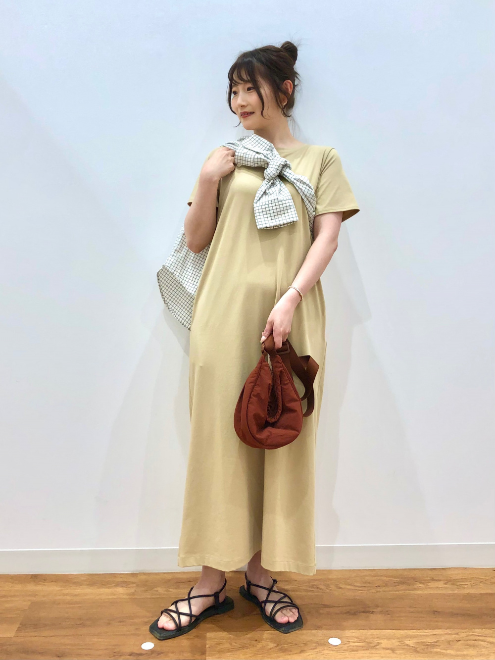 エアリズムコットンブラワンピース」の着用コーディネート| ユニクロ公式