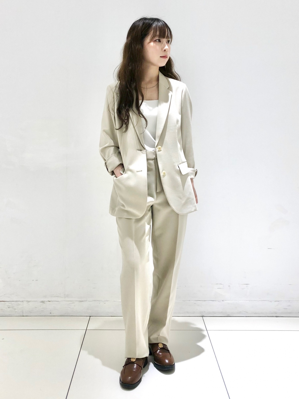 感動ジャケット、レーヨンブラウス」の着用コーディネート| ユニクロ公式