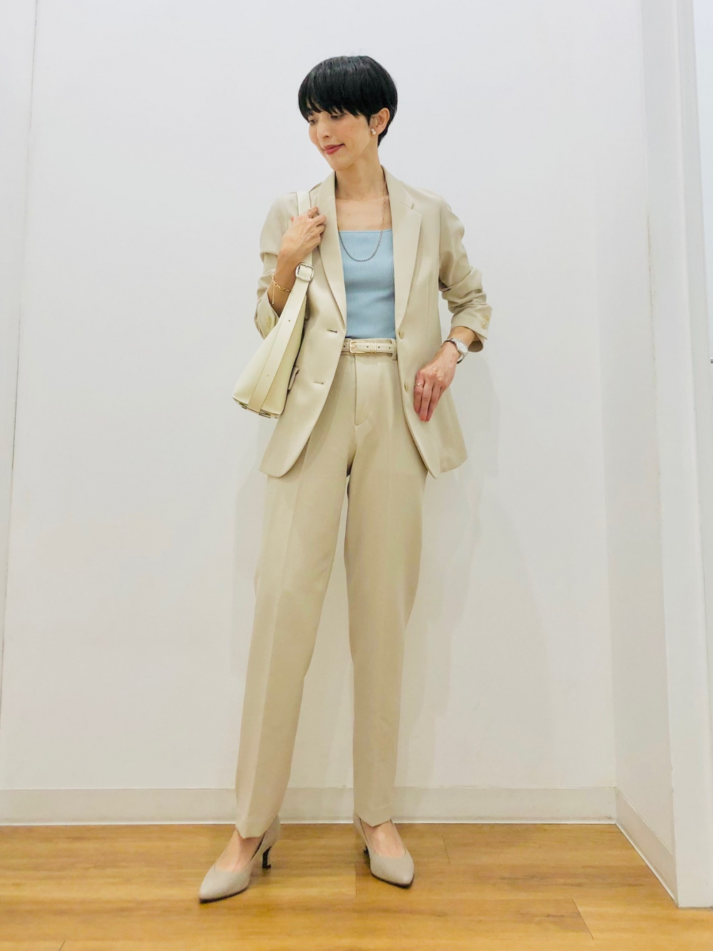 感動ジャケット、感動タックパンツ」の着用コーディネート| ユニクロ公式