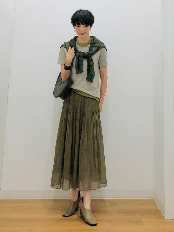 ソフトリブクルーネックT（レディース）の着用コーディネート一覧