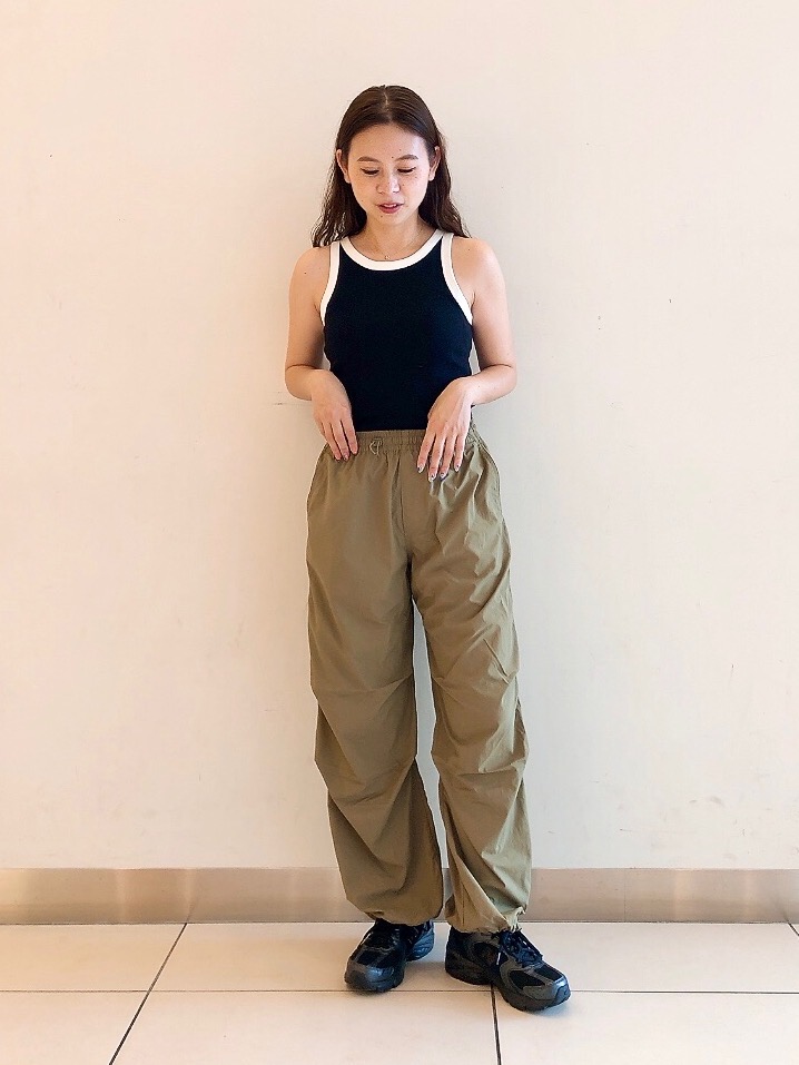 パラシュートパンツ」の着用コーディネート| ユニクロ公式