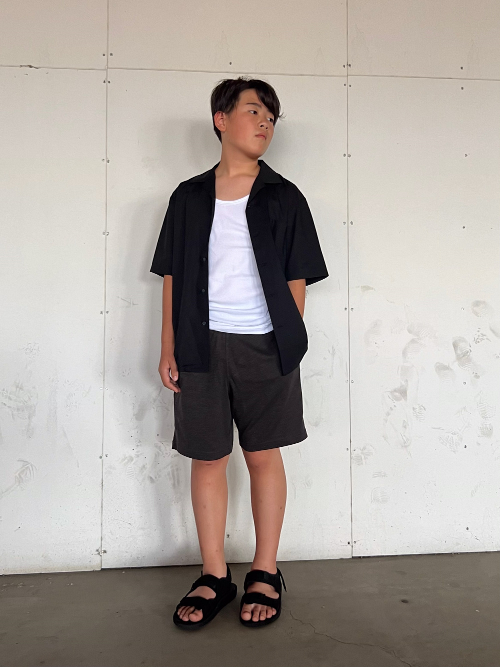 ユニクロ ユニクロc シャツ ショーツ サンダル コーデ uniqlo ユニクロ ユニクロc シャツ ショーツ サンダル コーデ uniqlo