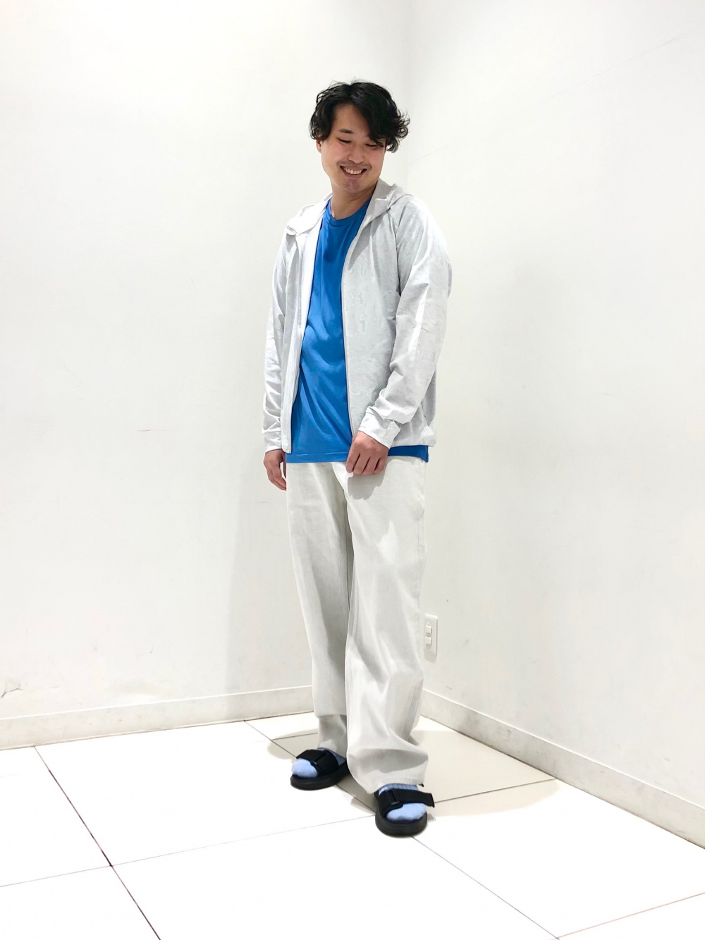 アイスブルー outfit ideas