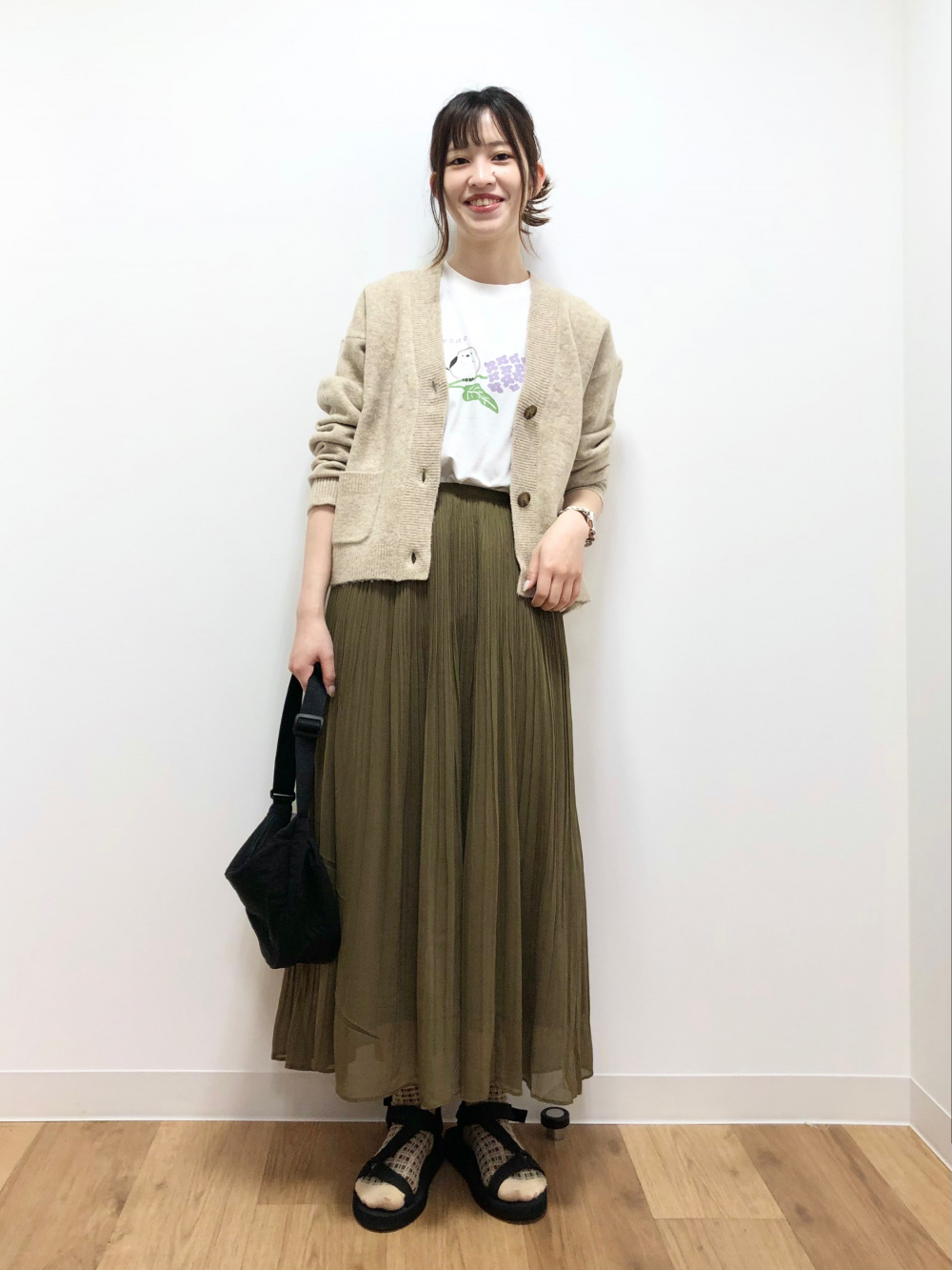 スフレヤーンVネックショートカーディガン、シフォンスカート