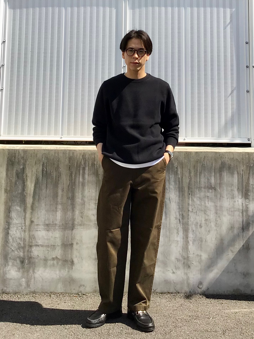 たけ様 ブラウン×ネイビー3点コーデ ウォッシャブルミラノリブクルーネックセーター」の着用