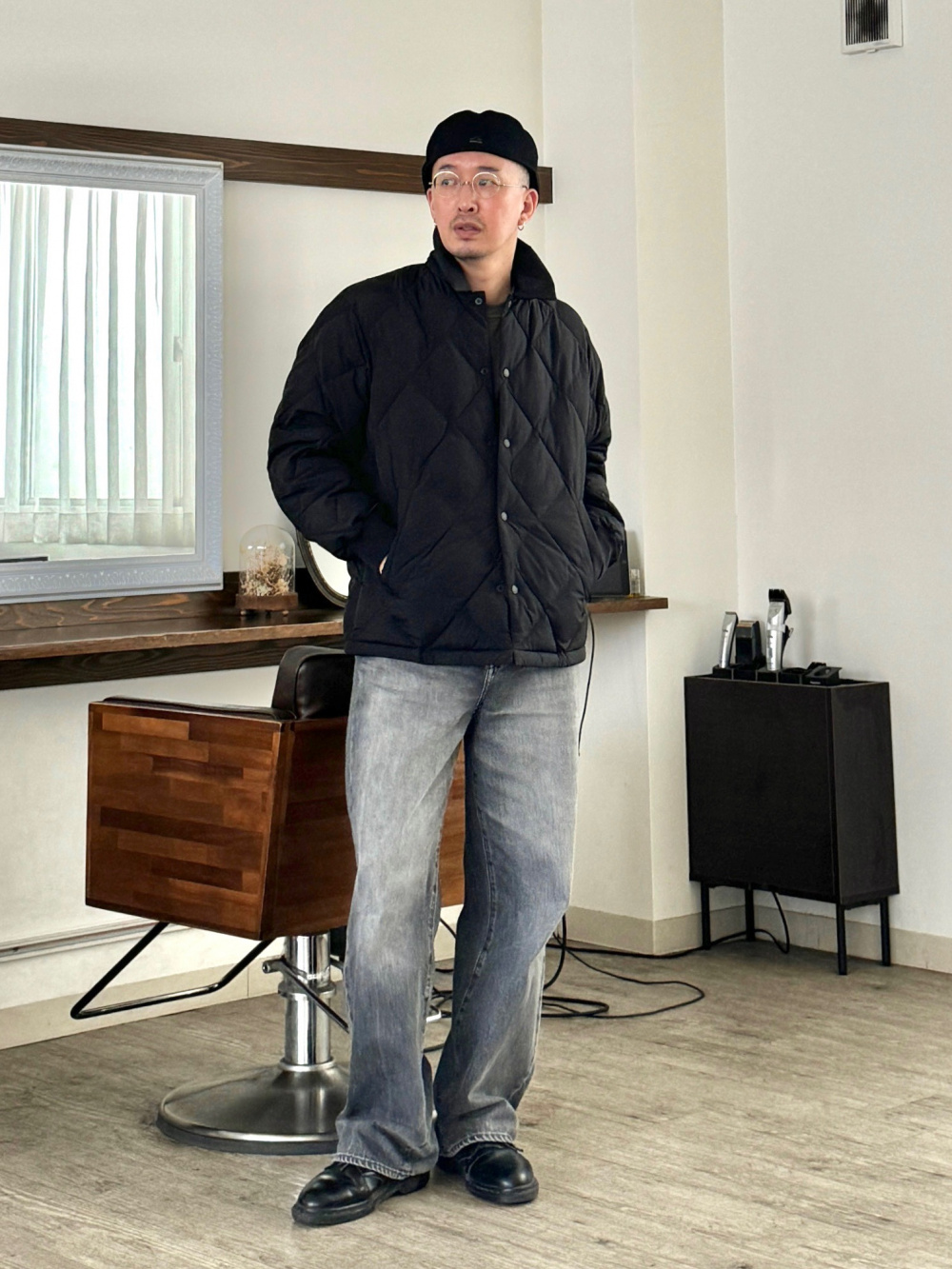 パフテックキルティングジャケット、ワイドストレートジーンズ