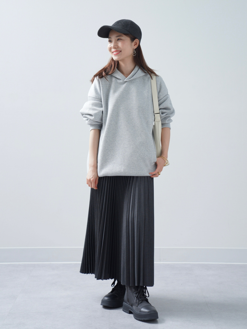 カシミヤクルーネックショートカーディガン、カシミヤクルー