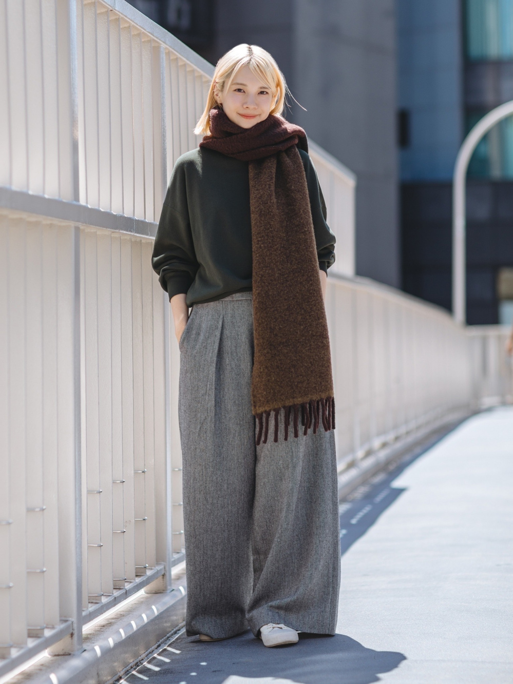 ツイードオーバーサイズジャケット、ツイードタックワイドパンツ」の