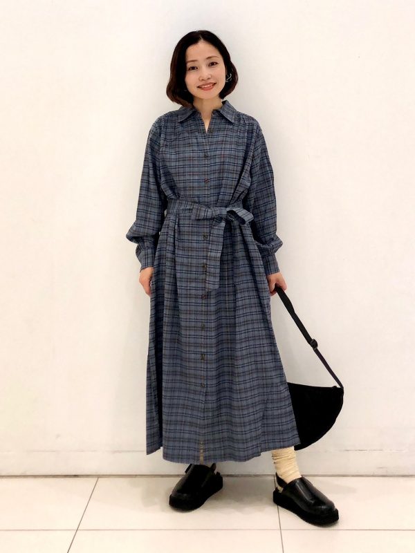 美品本物バーバリーブルーレーベル上質コットンデニムシャツ