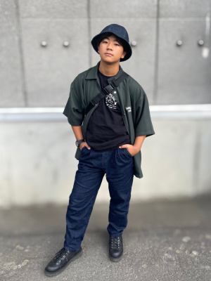 UT カンディ・ウォーホル コラボ Tシャツ 黒大きめ ユニクロ公式 | アンディ・ウォーホル UT/リラックスフィット