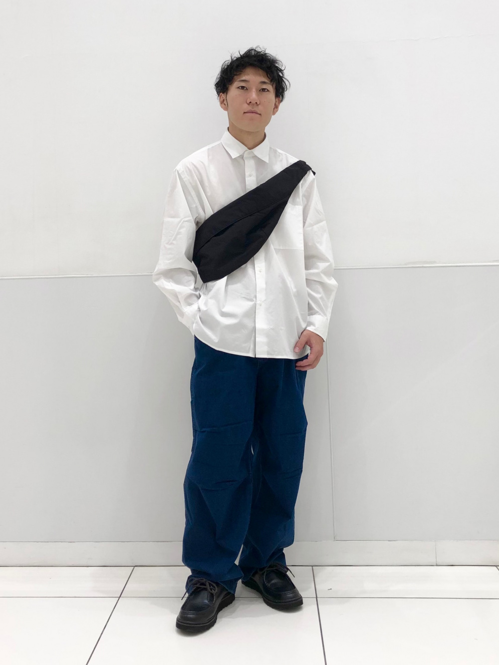 ユーティリティフーデッドジャケット、ワイドパラシュートパンツ