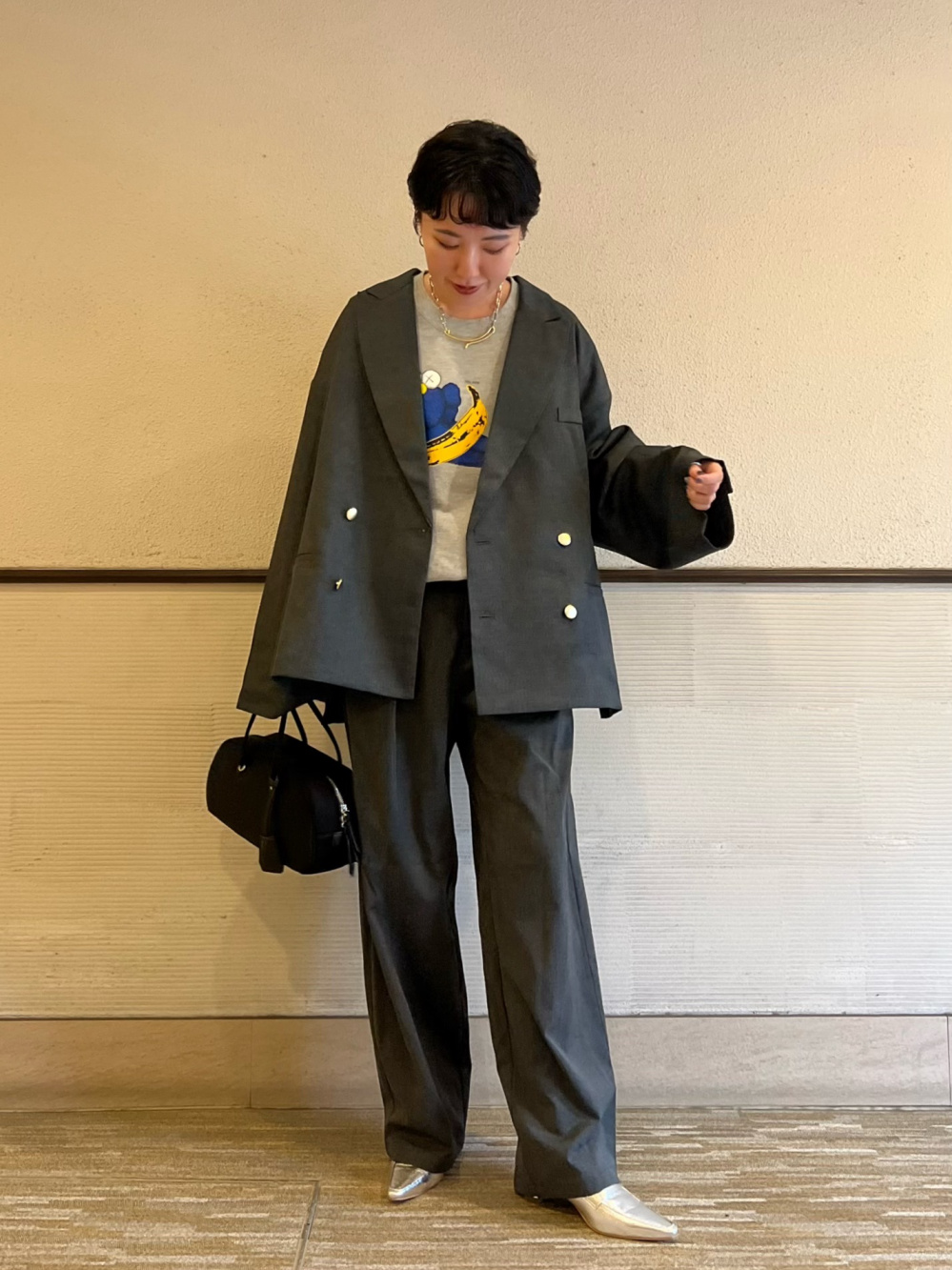 タックワイドパンツ（ツータック・丈長め76cm）」の着用