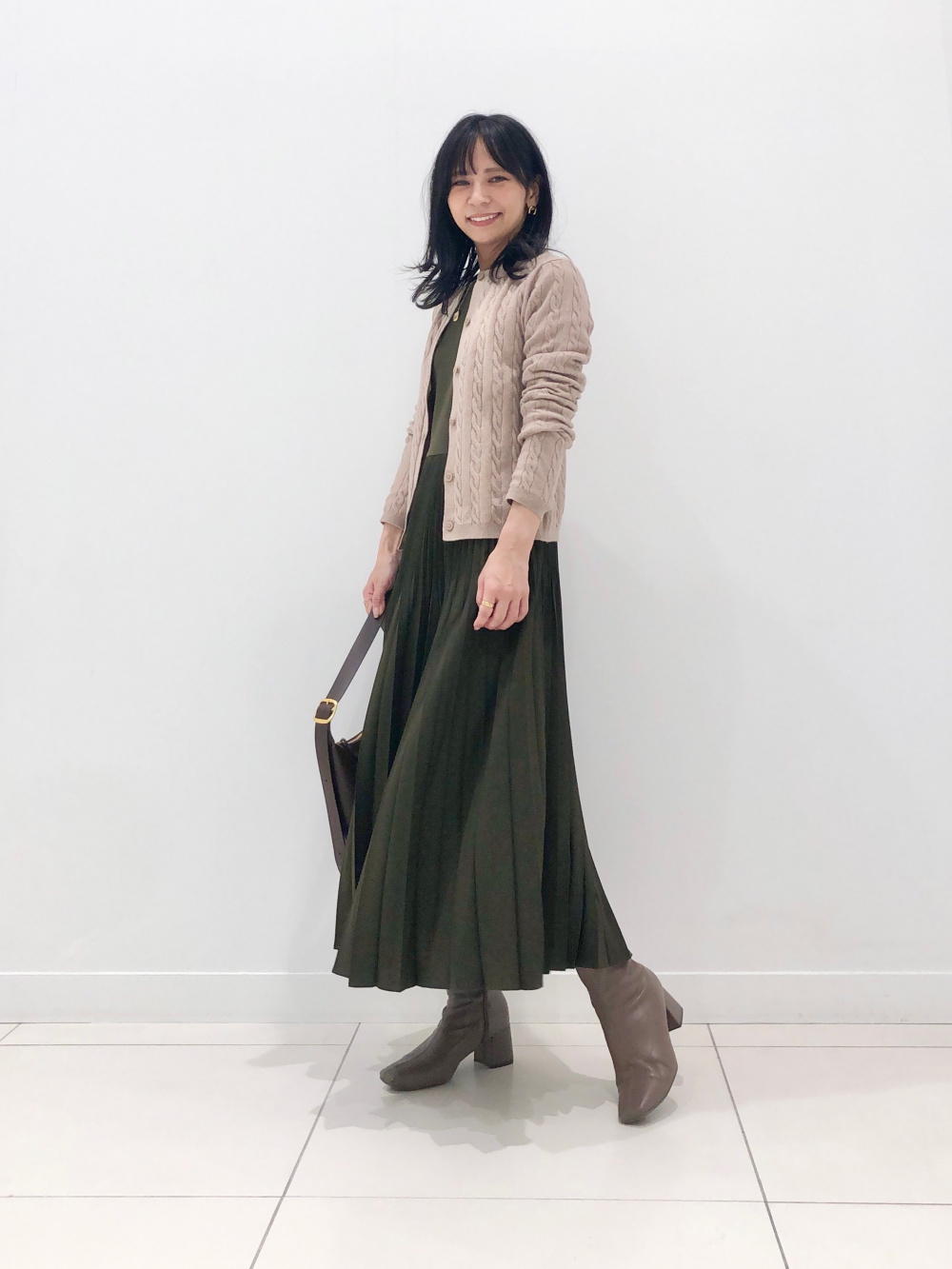 バックコンシャスクロップドシャツ（セットアップ可）