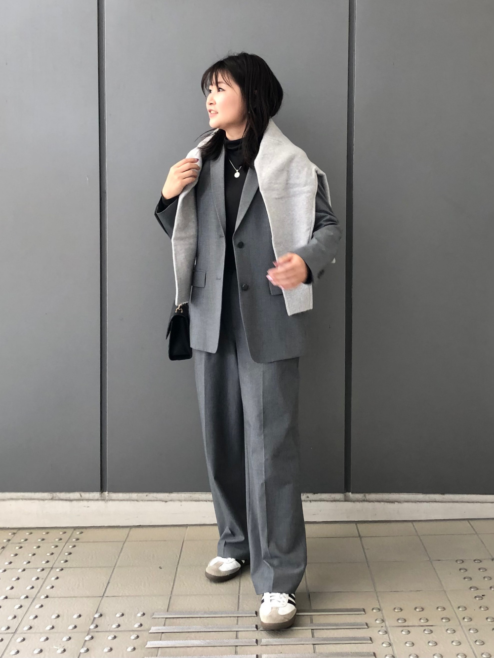 cornUNIQLO テーラードジャケット リラックスフィット 2点セット