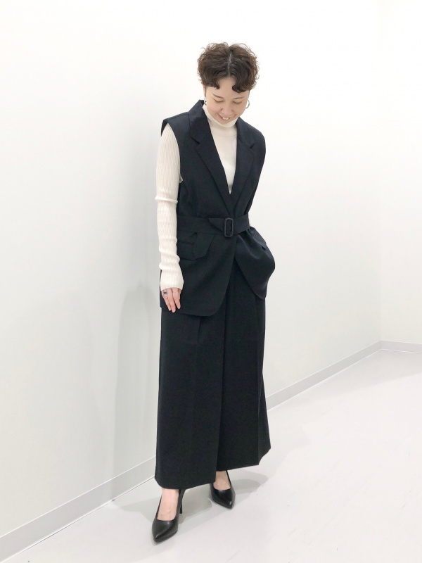 値下げしました。UNIQLOコントワー・デ・コトニエウールノースリーブジャケット 値下げしました。UNIQLOコントワー・デ・コトニエウール