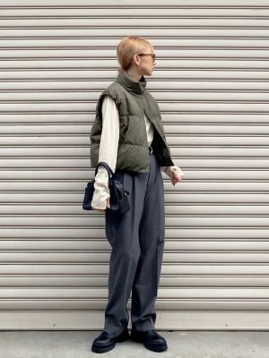 【新品未使用タグ付き】UNIQLOC ダウンクロップドベスト　3XL 黒 ユニクロ公式 | ダウンクロップドベスト