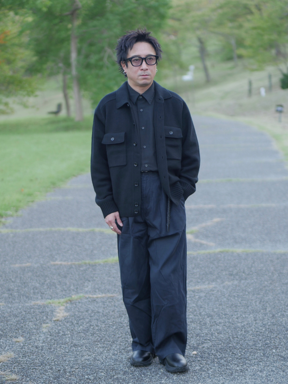 ラムニットジャケット、タックワイドパンツ」の着用コーディネート