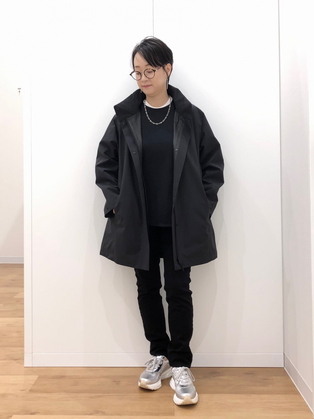 ユニクロC パフテックハーフコート ブラック　XXL 新品（試着のみ） パフテックハーフコート、ローゲージハイネックセーター」の着用