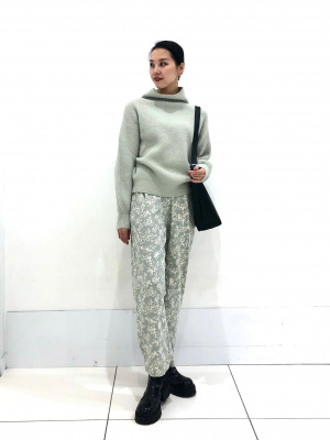 ユニクロ公式 | ヘアリーニットハイネックセーター