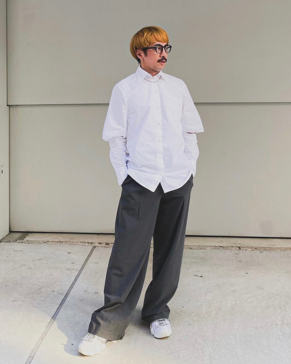 リラックステーラードジャケット、タックワイドストレートパンツ