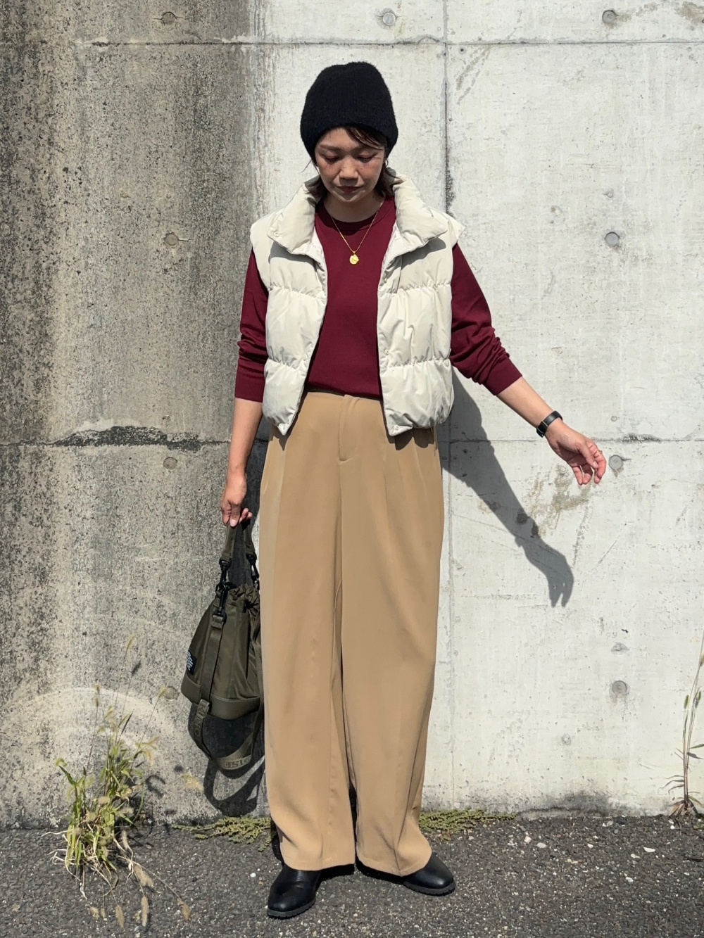 ユニクロCダウンクロップドベスト　Sサイズ　ベージュ　UNIQLO ユニクロC】5990円「優秀ダウンベスト」が買い！ 上質素材