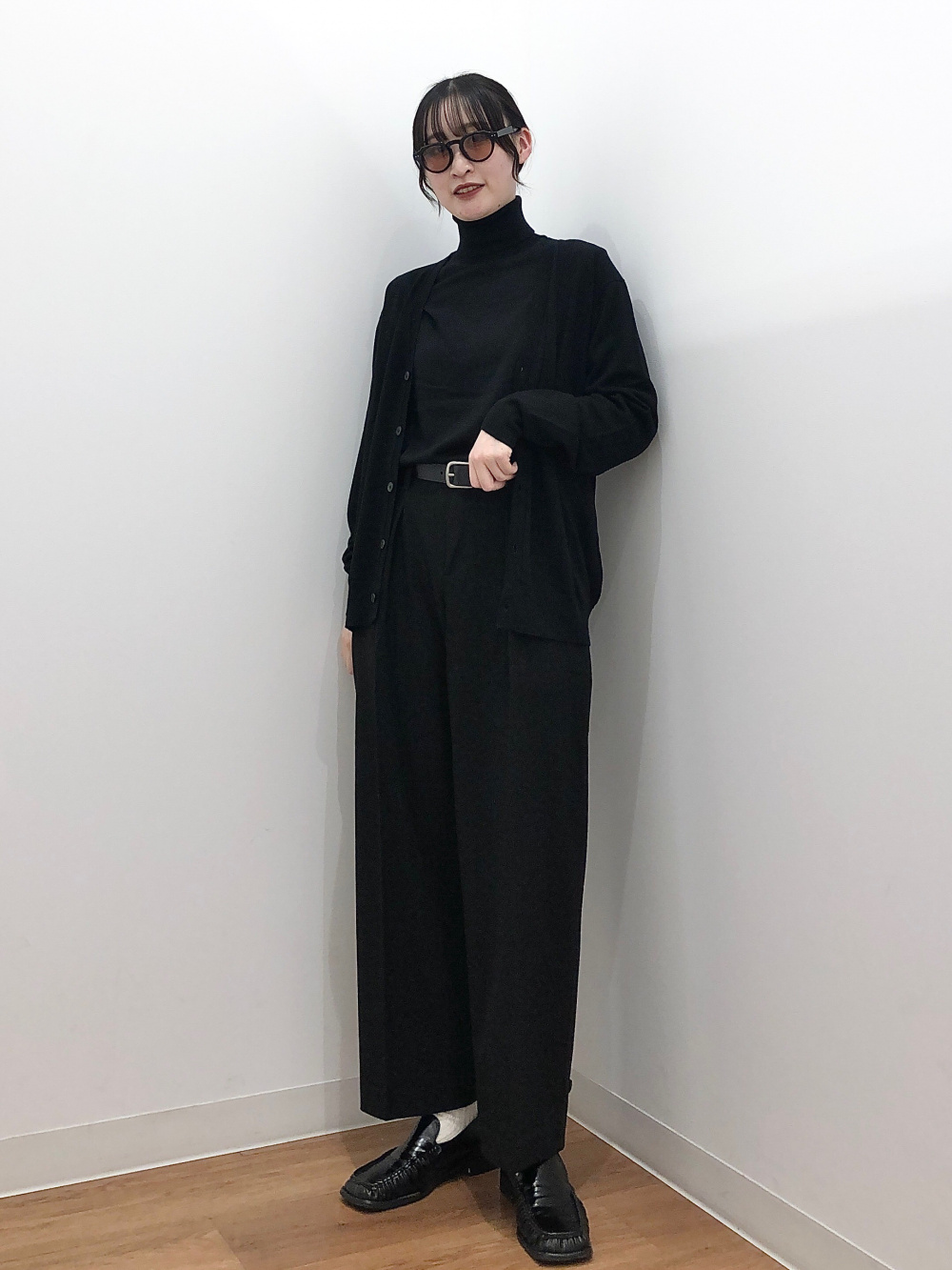 ◾️新品★UNIQLO ユニクロ　パデッドトレンチコート パデッドトレンチコート、2WAYタックストレートパンツ」の着用