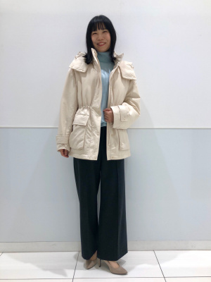 UNIQLO - すもも❗️ UNIQLO ハイブリッドダウンコート　ライトグレー　現行品 ユニクロ公式 | ハイブリッドダウンコート