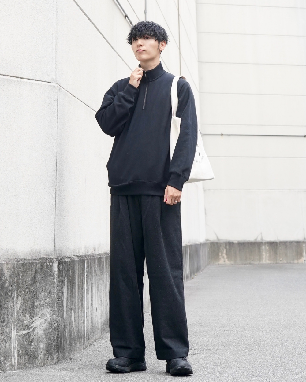 ユニクロの「ブラッシュドジャージータックワイドパンツ」、美
