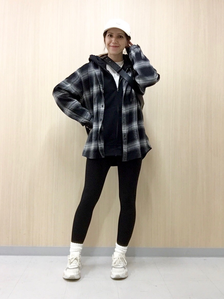 スウェットフルジップパーカ、超極暖ヒートテックレギンス/10分丈」の