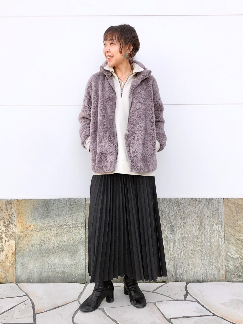 カシミヤクルーネックショートカーディガン グレー　ユニクロ　Mサイズ カシミヤクルーネックショートカーディガン、カシミヤクルー