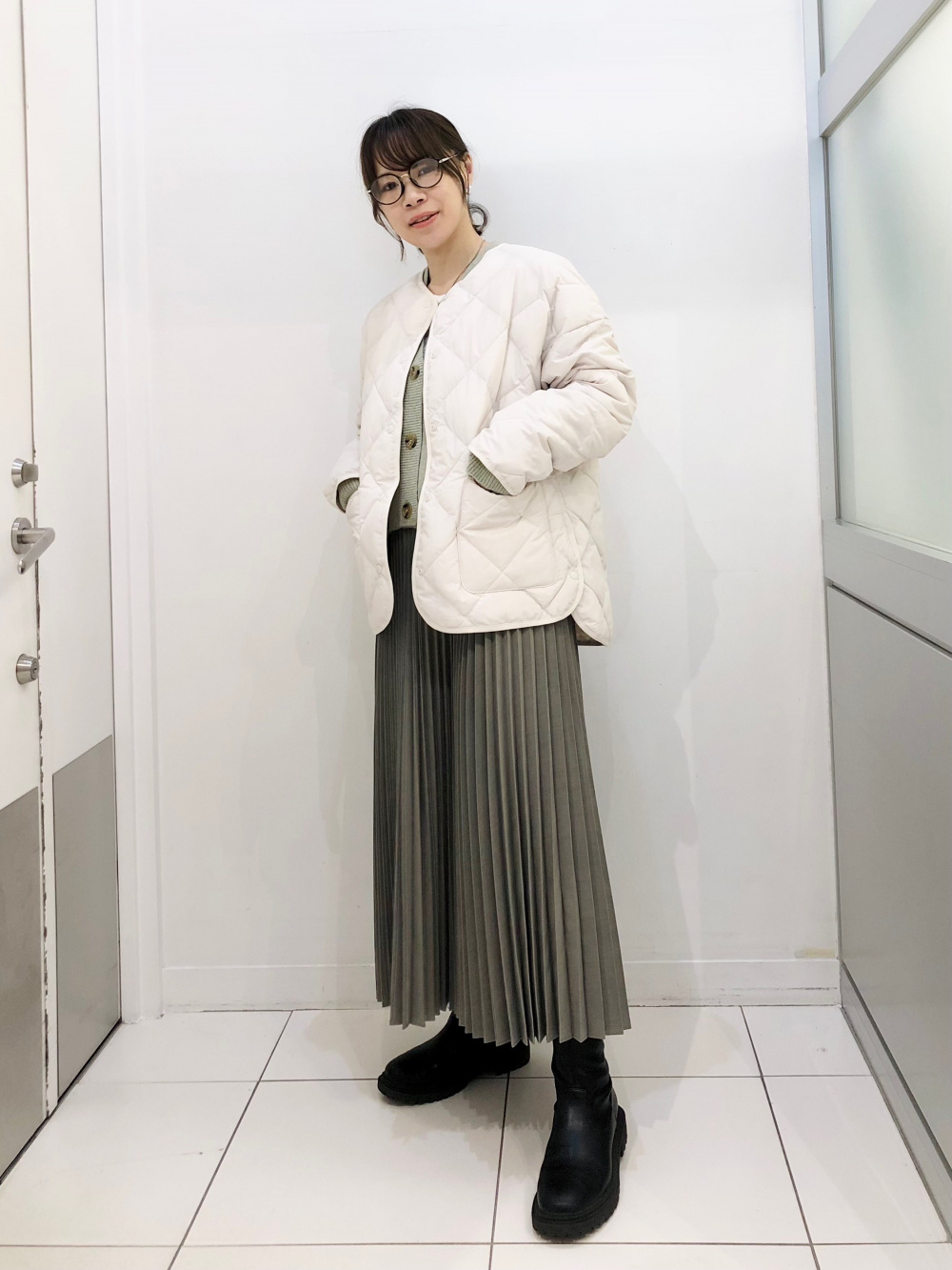 ユニクロC　ダウンベスト　＆　プリーツロングスカート goods_51_472656_3x4.jpg