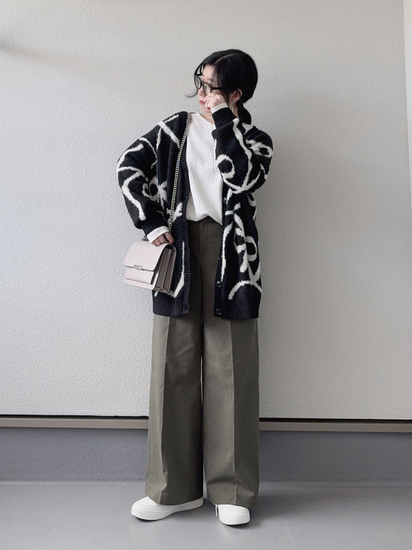 ワッフルT/長袖、ワイドチノパンツのコーディネート・着用イメージ