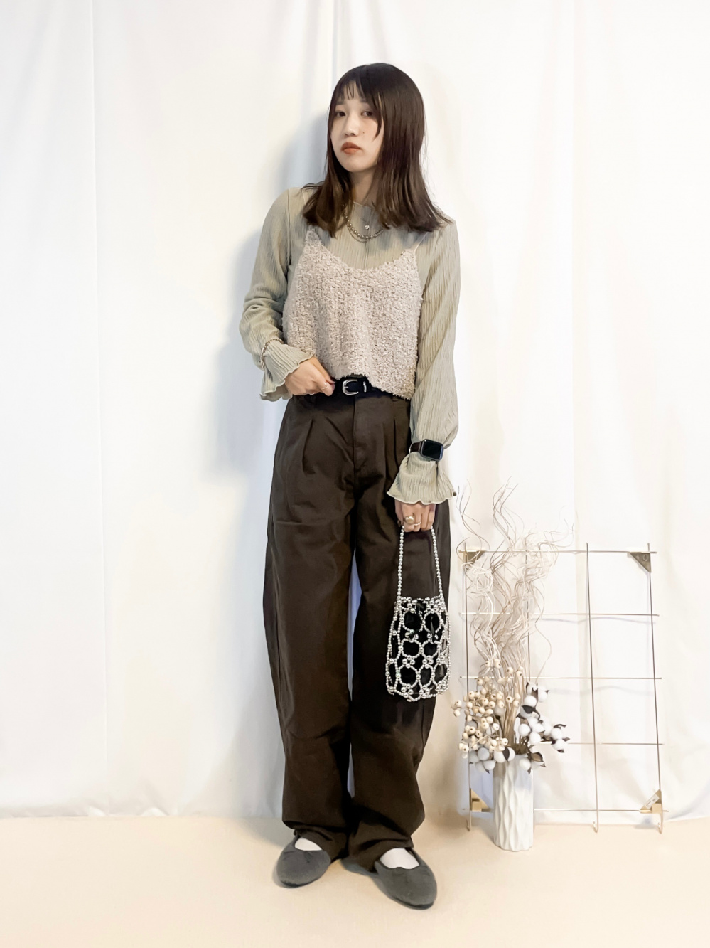 デニムタックパンツ/丈長め」の着用コーディネート| ユニクロ公式