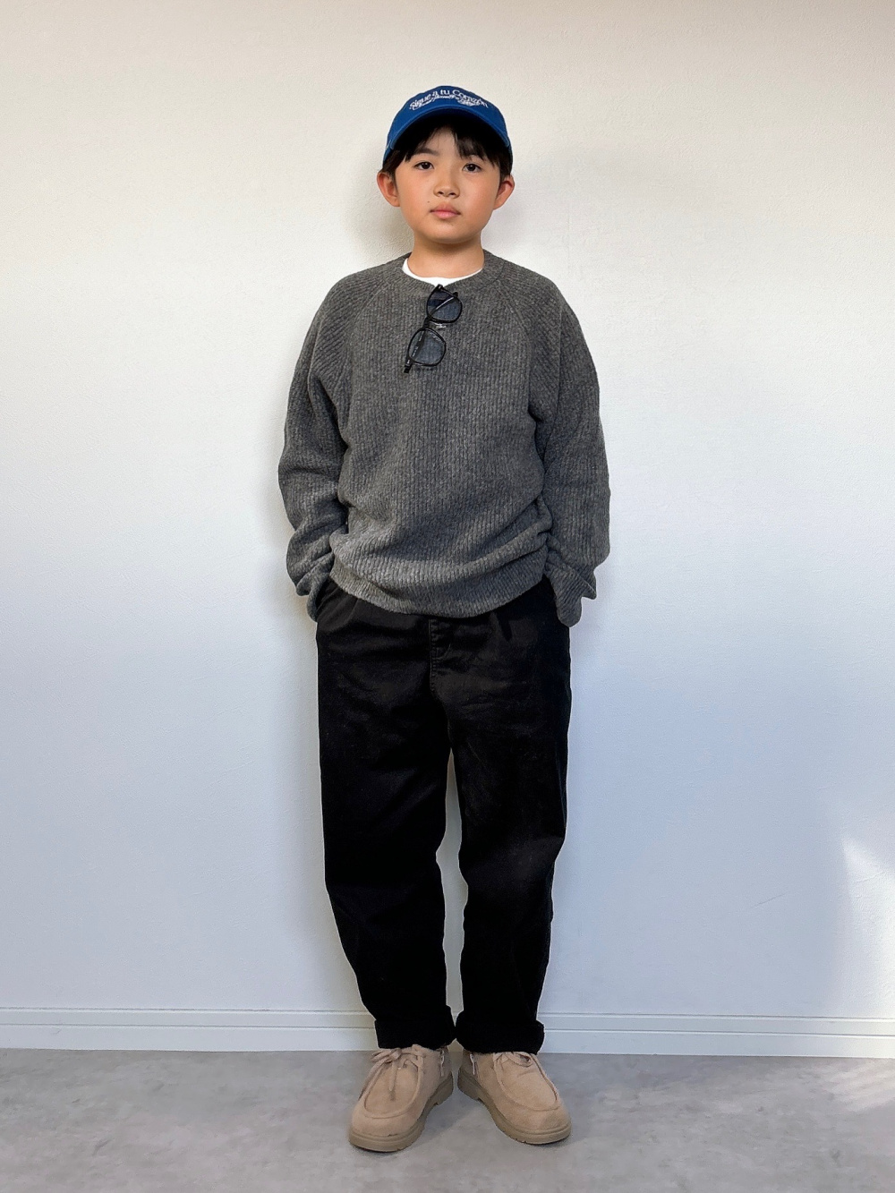 小学生　ズボン　チラリ 
