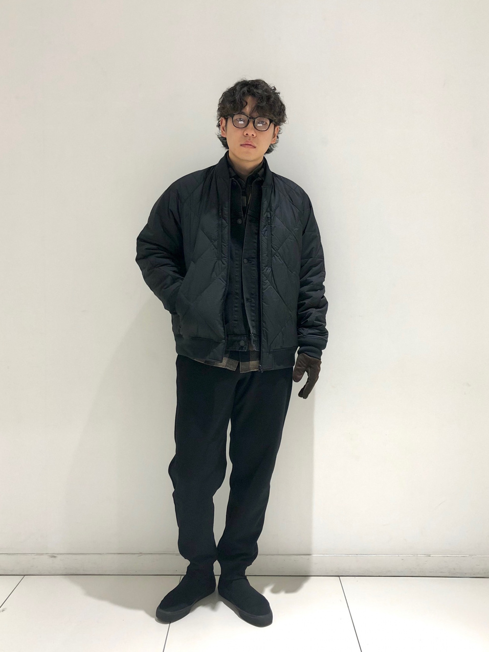UNIQLO ブラックデニム　上下セット デニムジャケット」の着用コーディネート| ユニクロ公式
