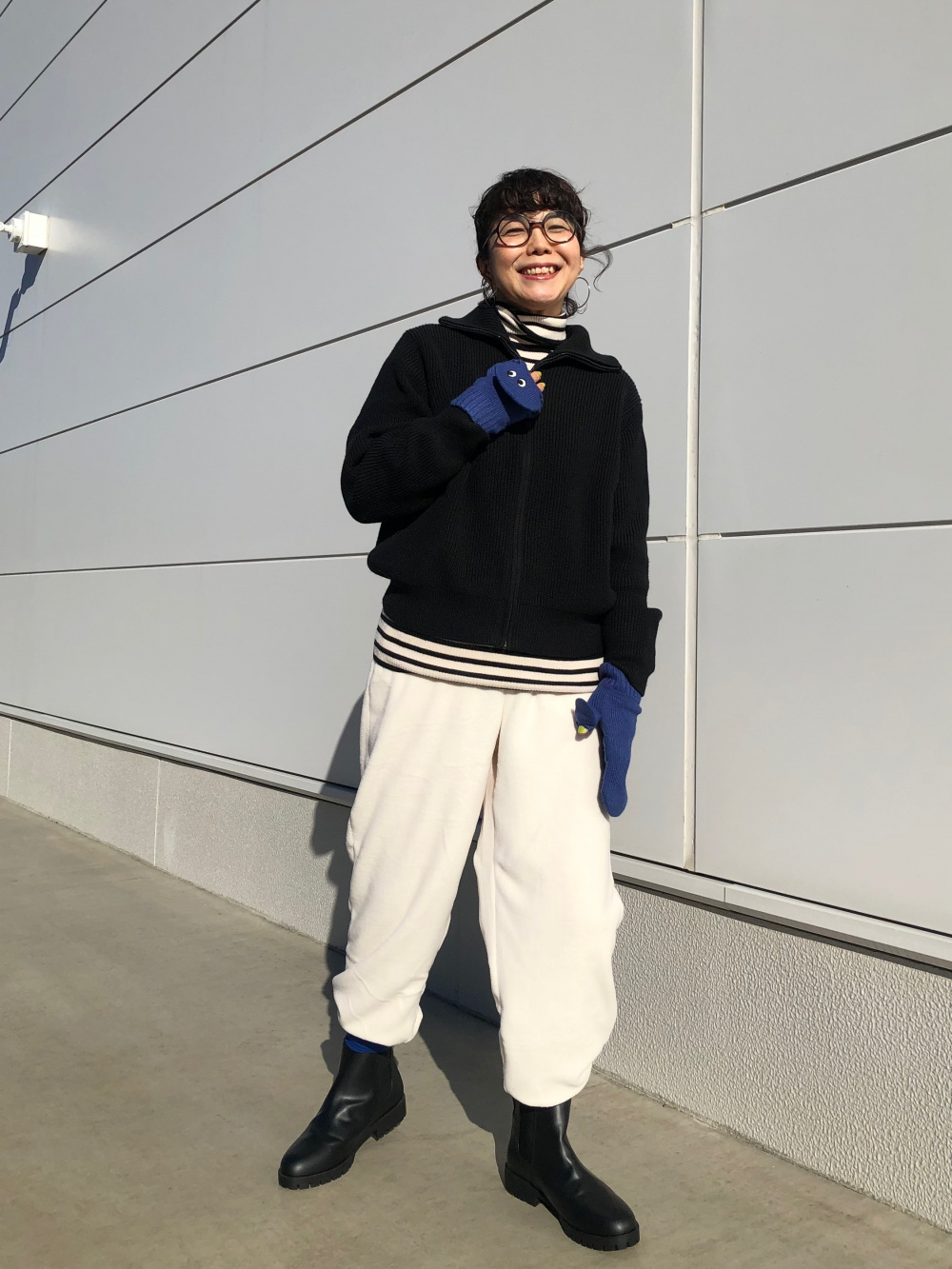 カシミヤクルーネックセーター、ブラッシュドジャージーワイドパンツ
