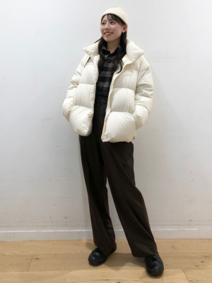 【 UNIQLO 】 ユニクロ パウダーフィールダウン 白 黒 XL 2着セット ユニクロ公式 | パウダーソフトダウンジャケット