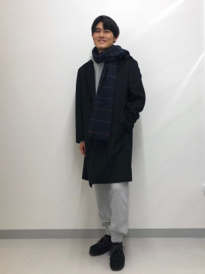 約20万円　カシミヤ100% チェスターコート　CA ET LA CACHER カシミヤ100％ チェスターコート 無地 シングル メンズ ビジネス