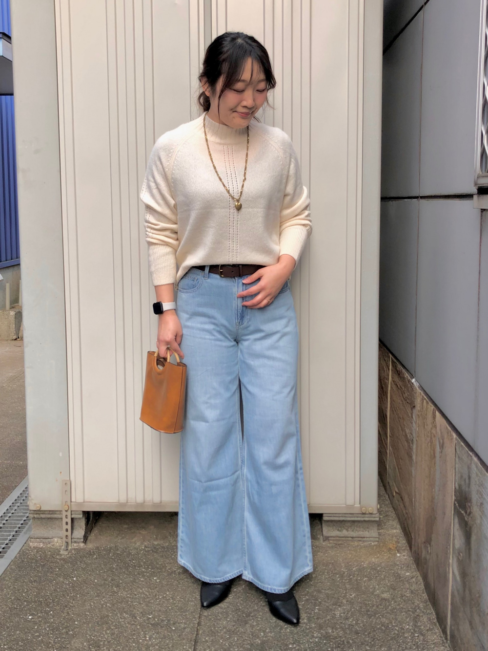 ダブルフェイスロングコート、カシミヤモックネックセーター」の