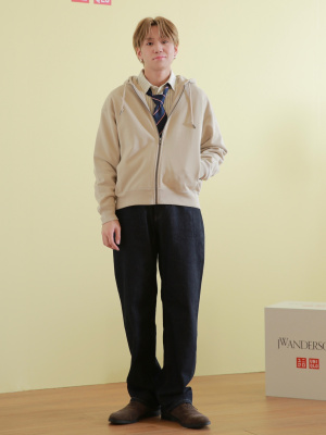 パンツ JW ANDERSON Pastel Yellow Denim Jeans Twisted low-rise wide-leg jeans in yellow - JW Anderson